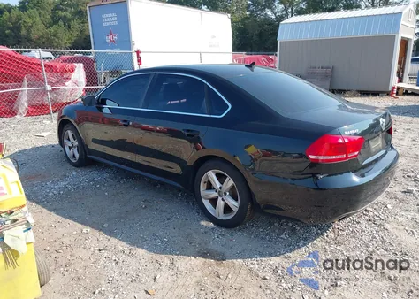 2013 Volkswagen Passat 2.5L Se из США, поврежденный, VIN 1VWBP7A33DC135447